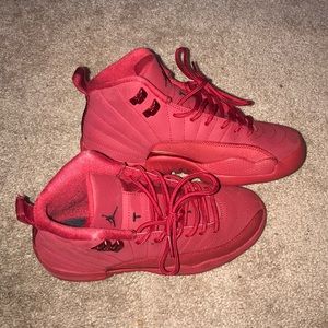 Size 5 red 12s
